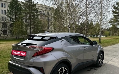 Toyota C-HR I рестайлинг, 2017 год, 2 850 000 рублей, 5 фотография