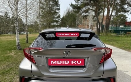 Toyota C-HR I рестайлинг, 2017 год, 2 850 000 рублей, 7 фотография