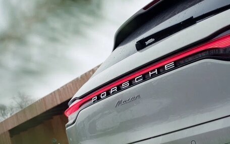 Porsche Macan I рестайлинг, 2022 год, 11 000 000 рублей, 6 фотография