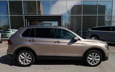 Volkswagen Tiguan II, 2017 год, 2 399 000 рублей, 8 фотография