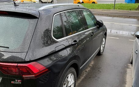 Volkswagen Tiguan II, 2017 год, 2 150 000 рублей, 2 фотография