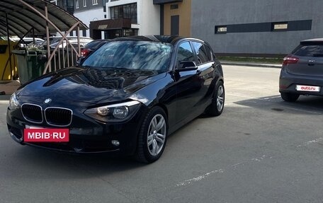 BMW 1 серия, 2011 год, 920 000 рублей, 2 фотография