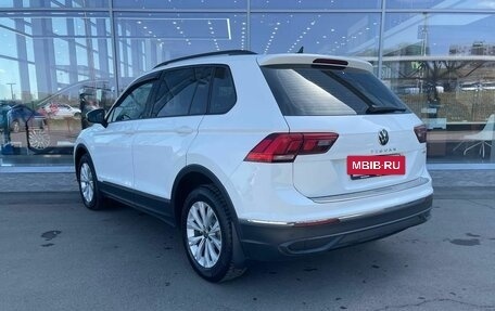 Volkswagen Tiguan II, 2021 год, 2 999 000 рублей, 6 фотография