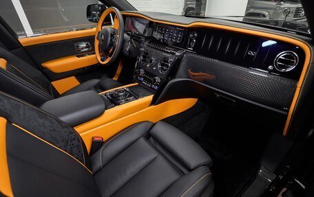 Rolls-Royce Cullinan, 2025 год, 98 000 000 рублей, 16 фотография