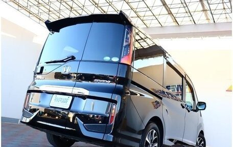 Honda Stepwgn IV, 2018 год, 2 150 000 рублей, 4 фотография