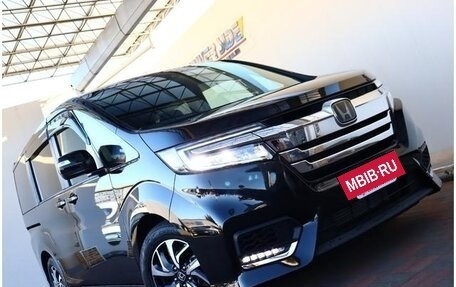 Honda Stepwgn IV, 2018 год, 2 150 000 рублей, 3 фотография
