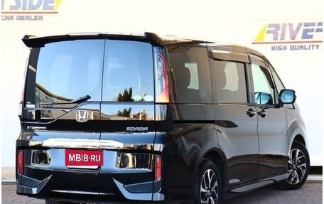 Honda Stepwgn IV, 2018 год, 2 150 000 рублей, 6 фотография