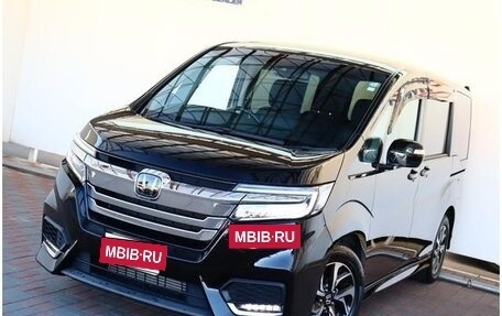 Honda Stepwgn IV, 2018 год, 2 150 000 рублей, 2 фотография
