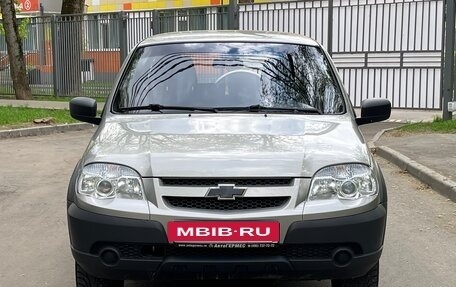 Chevrolet Niva I рестайлинг, 2015 год, 685 000 рублей, 2 фотография