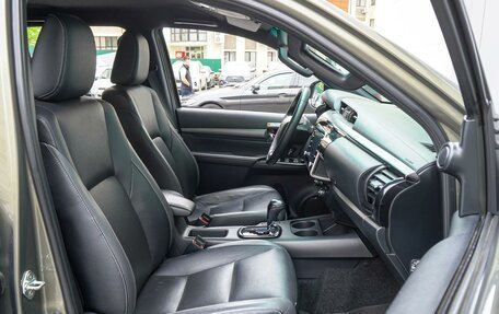 Toyota Hilux VIII, 2021 год, 5 800 000 рублей, 8 фотография