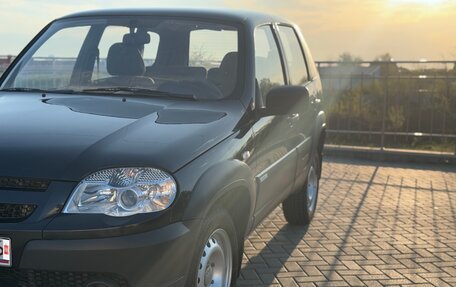 Chevrolet Niva I рестайлинг, 2013 год, 600 000 рублей, 3 фотография