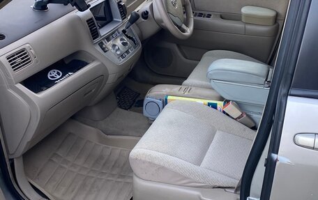 Toyota Raum II, 2003 год, 560 000 рублей, 3 фотография