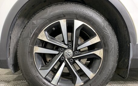 Volkswagen Tiguan II, 2019 год, 2 448 000 рублей, 9 фотография
