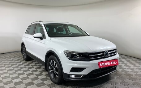 Volkswagen Tiguan II, 2019 год, 2 448 000 рублей, 3 фотография