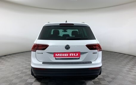 Volkswagen Tiguan II, 2019 год, 2 448 000 рублей, 6 фотография