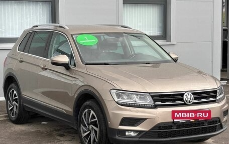 Volkswagen Tiguan II, 2018 год, 2 800 000 рублей, 3 фотография