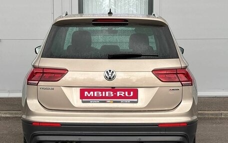 Volkswagen Tiguan II, 2018 год, 2 800 000 рублей, 6 фотография