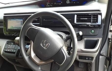Honda Stepwgn IV, 2017 год, 1 280 000 рублей, 26 фотография