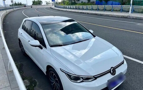 Volkswagen Golf VIII, 2022 год, 2 000 000 рублей, 2 фотография