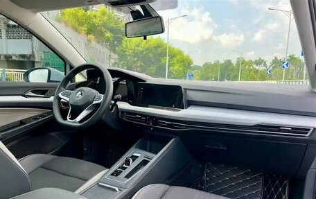 Volkswagen Golf VIII, 2022 год, 2 000 000 рублей, 7 фотография