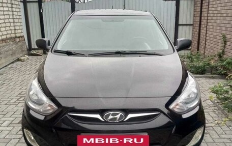 Hyundai Solaris II рестайлинг, 2011 год, 770 000 рублей, 2 фотография
