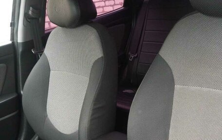 Hyundai Solaris II рестайлинг, 2011 год, 770 000 рублей, 10 фотография