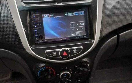 Hyundai Solaris II рестайлинг, 2011 год, 770 000 рублей, 6 фотография
