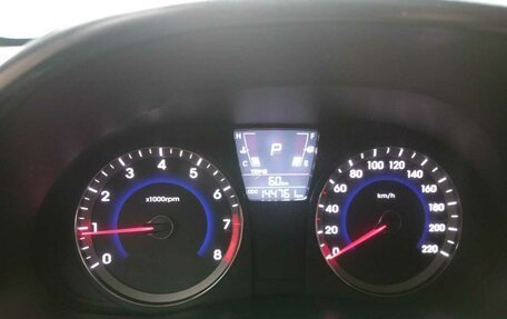 Hyundai Solaris II рестайлинг, 2011 год, 770 000 рублей, 7 фотография