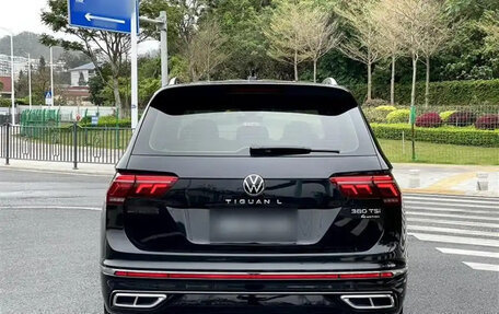 Volkswagen Tiguan II, 2022 год, 2 600 000 рублей, 5 фотография