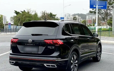 Volkswagen Tiguan II, 2022 год, 2 600 000 рублей, 6 фотография