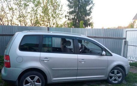 Volkswagen Touran III, 2006 год, 600 000 рублей, 2 фотография