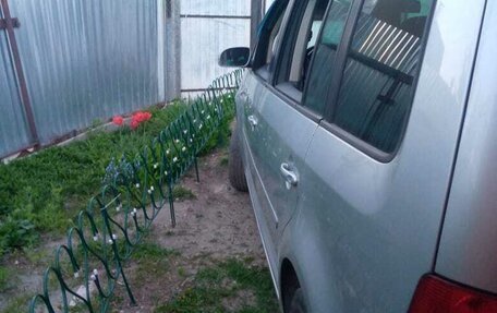 Volkswagen Touran III, 2006 год, 600 000 рублей, 3 фотография
