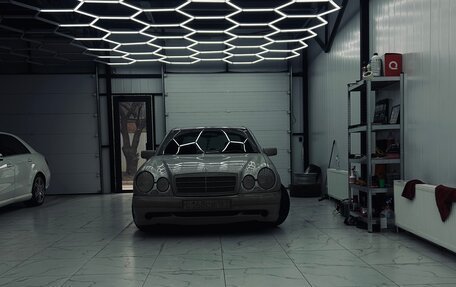 Mercedes-Benz E-Класс, 1998 год, 460 000 рублей, 3 фотография