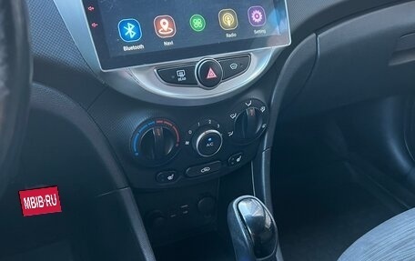 Hyundai Solaris II рестайлинг, 2016 год, 990 000 рублей, 7 фотография