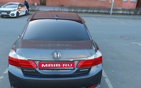 Honda Accord IX рестайлинг, 2013 год, 1 700 000 рублей, 4 фотография