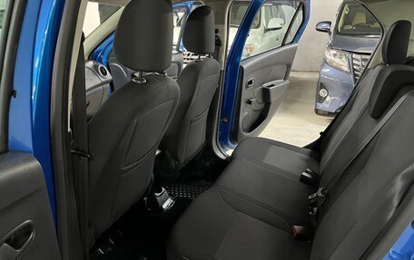Renault Logan II, 2018 год, 999 000 рублей, 12 фотография