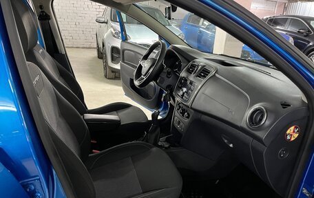 Renault Logan II, 2018 год, 999 000 рублей, 14 фотография