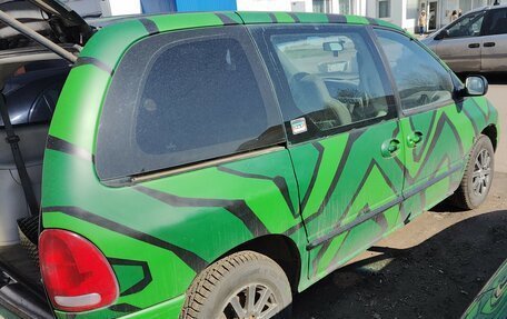 Chrysler Voyager IV, 2000 год, 300 000 рублей, 2 фотография