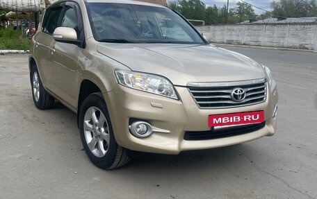 Toyota RAV4, 2010 год, 1 550 000 рублей, 2 фотография