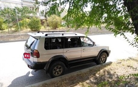 Mitsubishi Pajero Sport II рестайлинг, 2004 год, 1 550 000 рублей, 2 фотография
