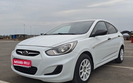Hyundai Solaris II рестайлинг, 2013 год, 1 050 000 рублей, 1 фотография