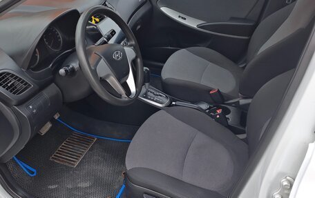 Hyundai Solaris II рестайлинг, 2013 год, 1 050 000 рублей, 10 фотография