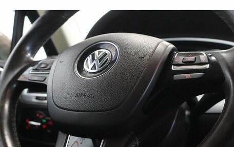 Volkswagen Touareg III, 2012 год, 2 449 000 рублей, 10 фотография