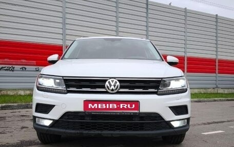 Volkswagen Tiguan II, 2017 год, 2 300 000 рублей, 1 фотография