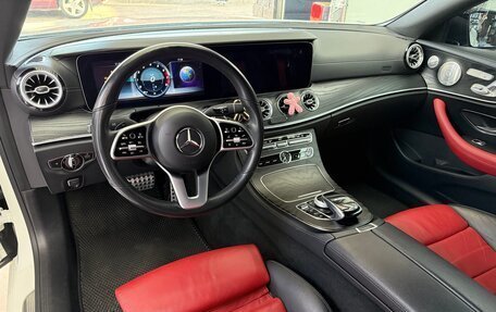 Mercedes-Benz E-Класс, 2019 год, 3 700 000 рублей, 4 фотография