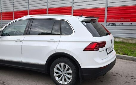 Volkswagen Tiguan II, 2017 год, 2 300 000 рублей, 3 фотография