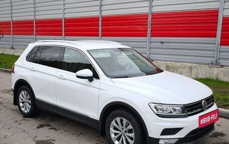 Volkswagen Tiguan II, 2017 год, 2 300 000 рублей, 7 фотография