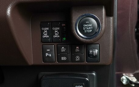 Toyota Roomy I, 2018 год, 1 239 000 рублей, 19 фотография