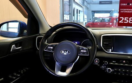 KIA Sportage IV рестайлинг, 2021 год, 2 610 000 рублей, 25 фотография