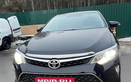 Toyota Camry, 2018 год, 2 650 000 рублей, 10 фотография